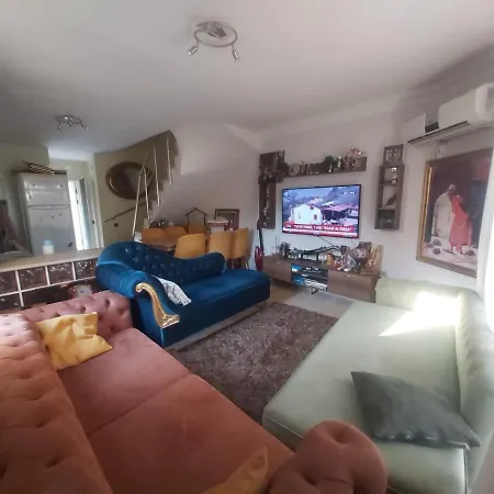 Merkezde Kiralik Full Esyali Tripleks Daire *